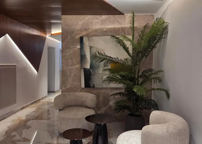 La Grande Maison 202 *